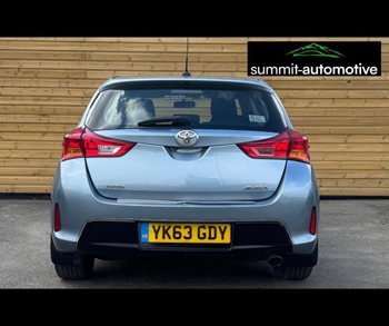Car Image 11