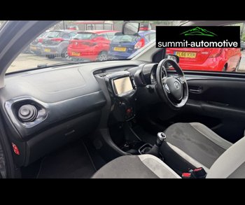 Car Image 18