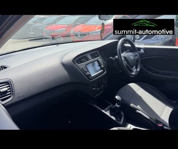 Car Image 16
