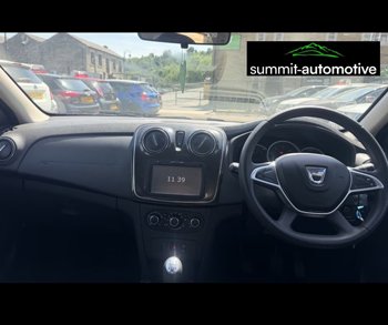 Car Image 9