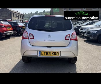 Car Image 8